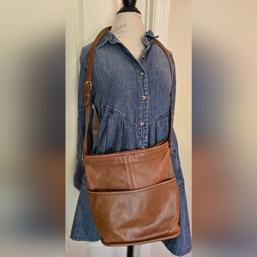 Super Soft Vintage COACH tan brown leather bucket shoulder bag cross body
